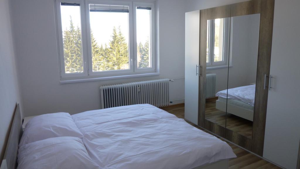 Apartmanovy Byt Pri Zubacke Strba Ruang foto